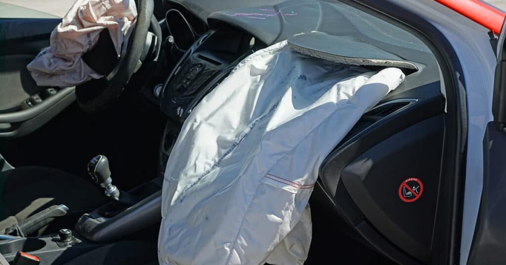 Do Airbags Deploy When A Car Is Not Moving? Fixing Engines