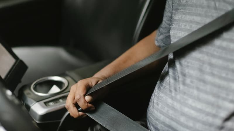 Are There Seat Belts for Lying Down in Car? 