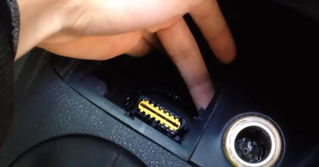 Can You Leave Obd2 Plugged In? Fixing Engines