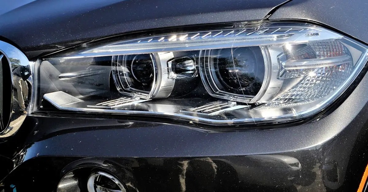 Which Is Better: Parking Sensors or Cameras?